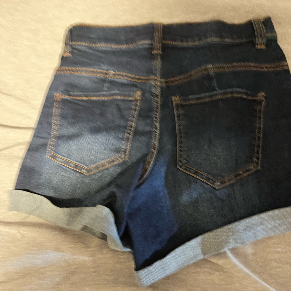 SHORTS - Picture 3 of 3